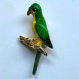 Adorable vintage marked Gerry’s jewelry pin.